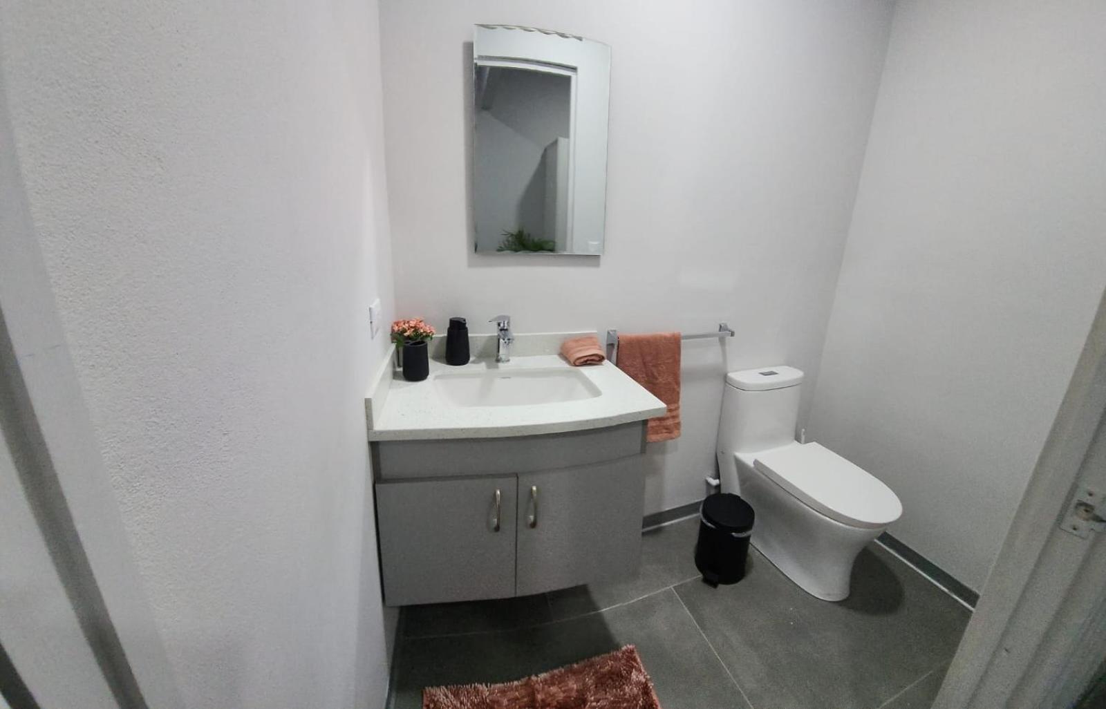 CASA MARIPOSA en Punta Leona a 500 metros de la playa FULL EQUIPADA Espacio y precio a tu medida Posibilidad de alquilar la casa entera, dos apartamentos a