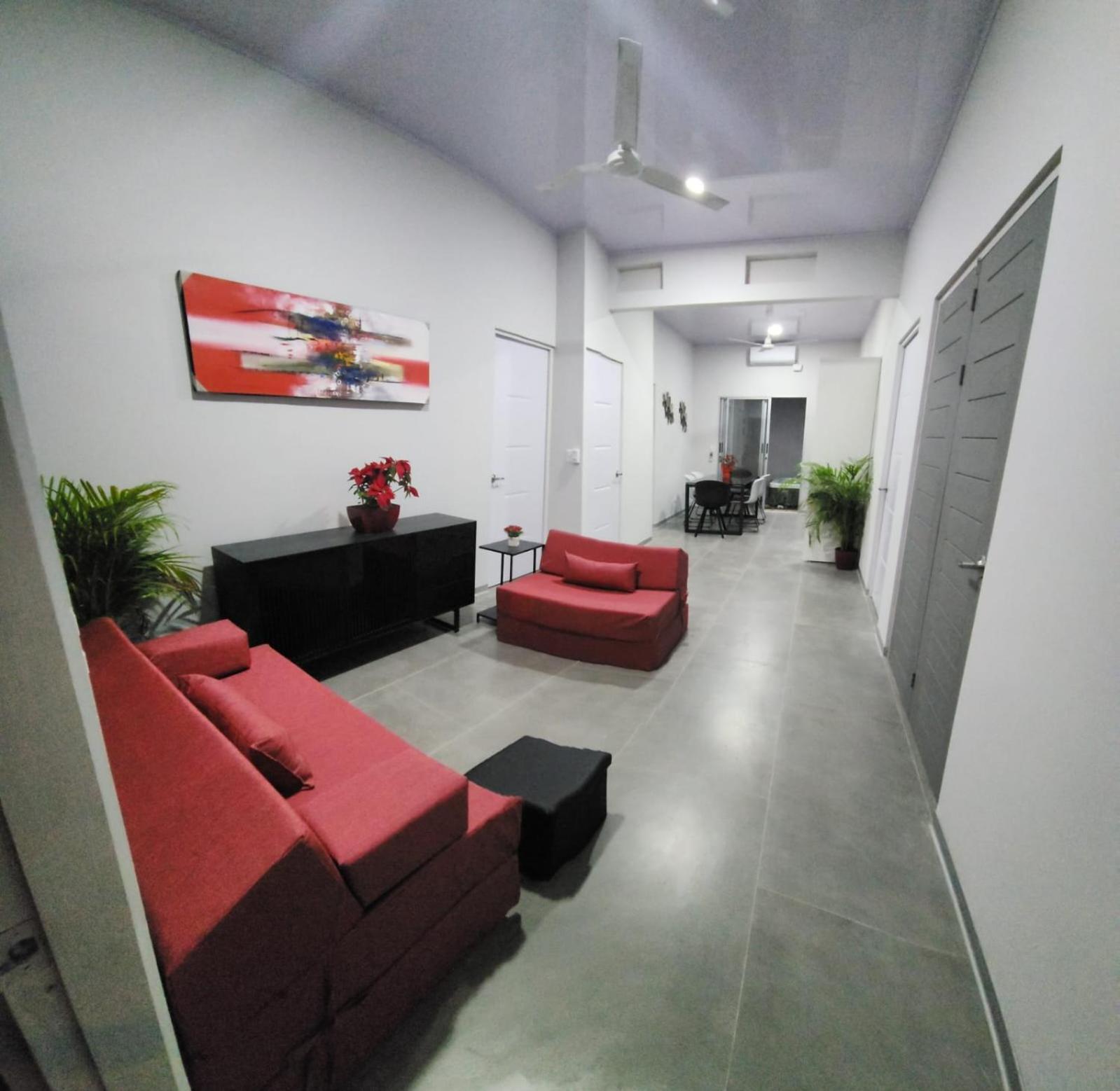 CASA MARIPOSA en Punta Leona a 500 metros de la playa FULL EQUIPADA Espacio y precio a tu medida Posibilidad de alquilar la casa entera, dos apartamentos a