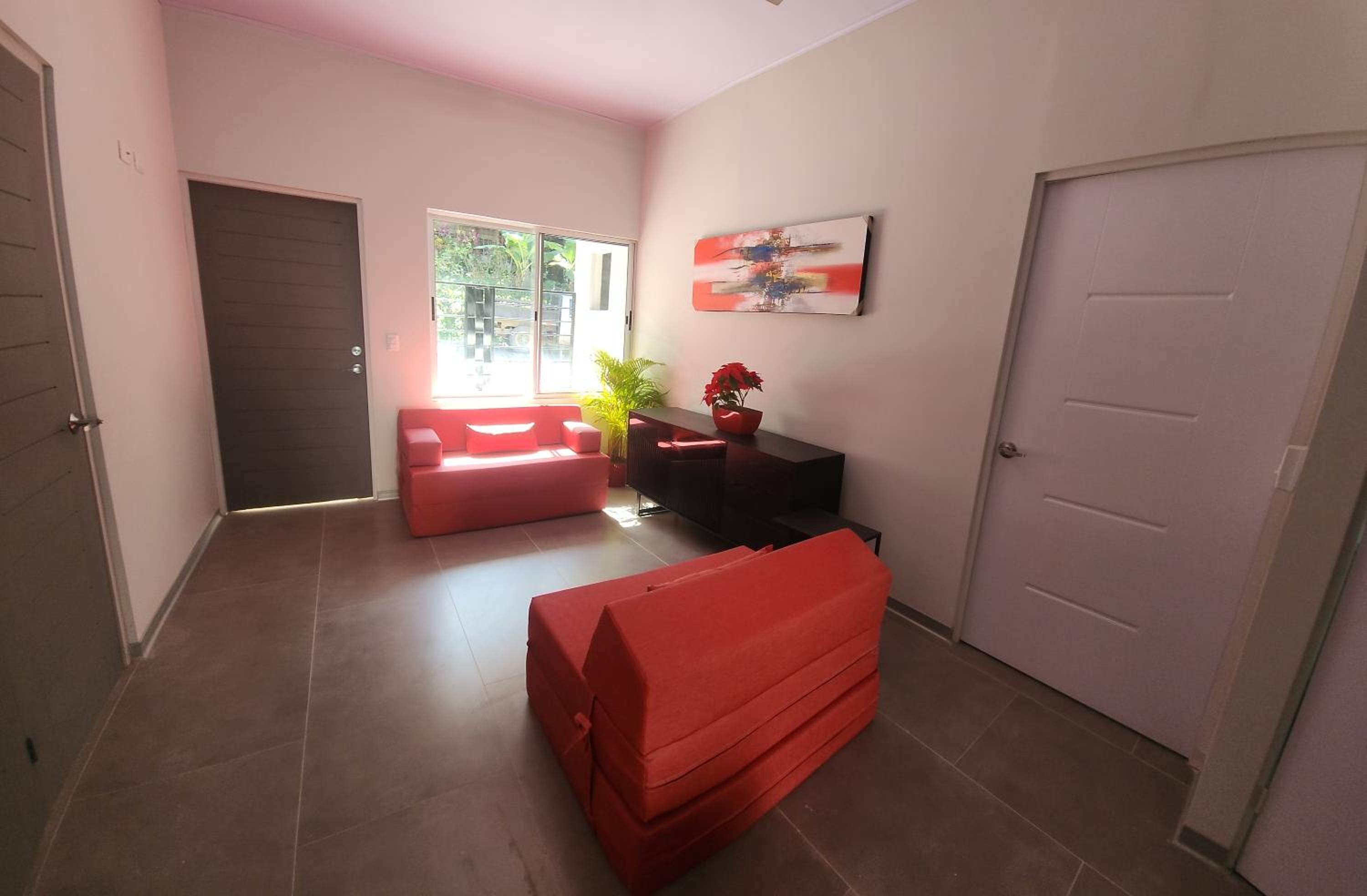 CASA MARIPOSA en Punta Leona a 500 metros de la playa FULL EQUIPADA Espacio y precio a tu medida Posibilidad de alquilar la casa entera, dos apartamentos a