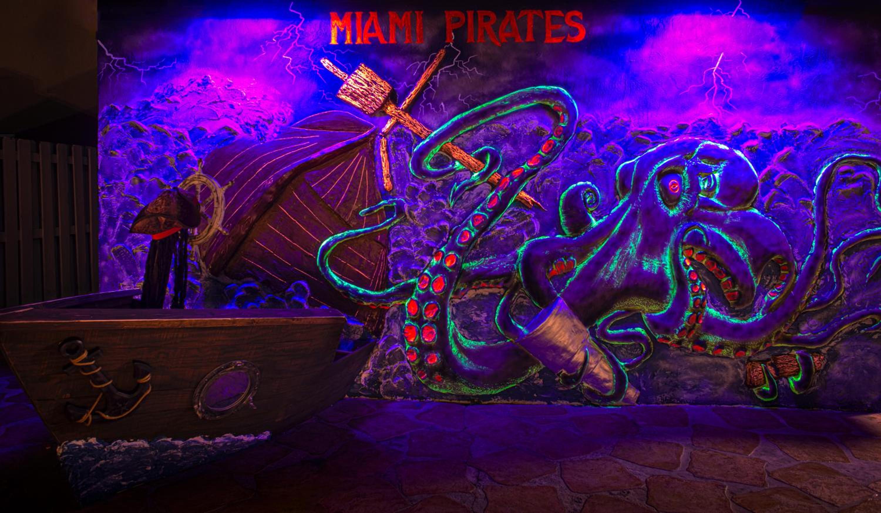 Pirate's Ship Heated Pool 16 Guest Super Mario Theme Room