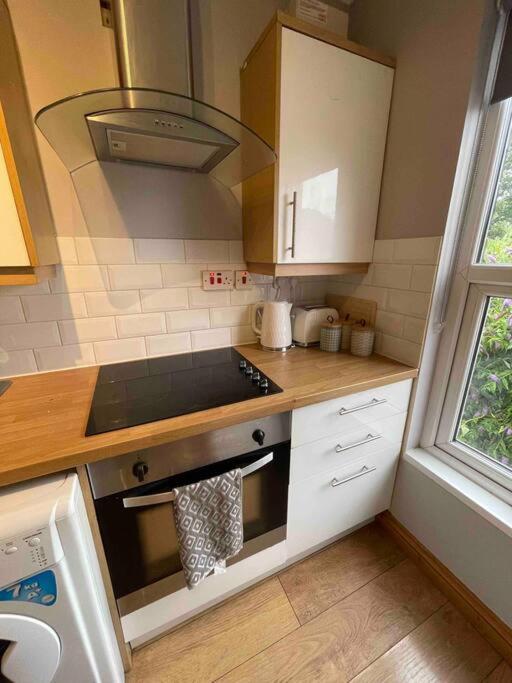Serviced Apartment- 1 Bed-Next To Train Station view 3