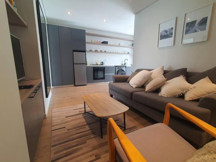 Contemporary central apt. Between beach and city. view 2
