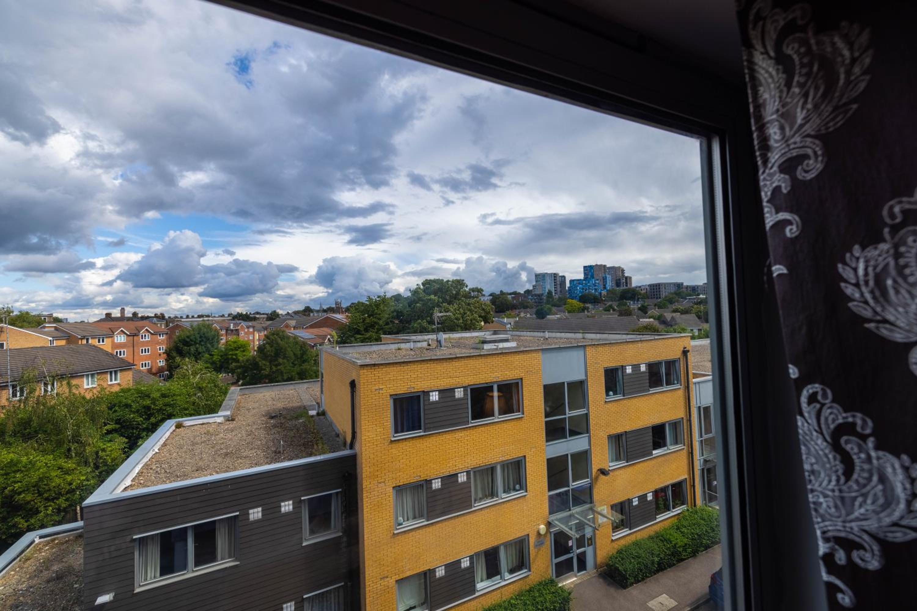 Beautiful and spacious 2-Bed Apartment in London