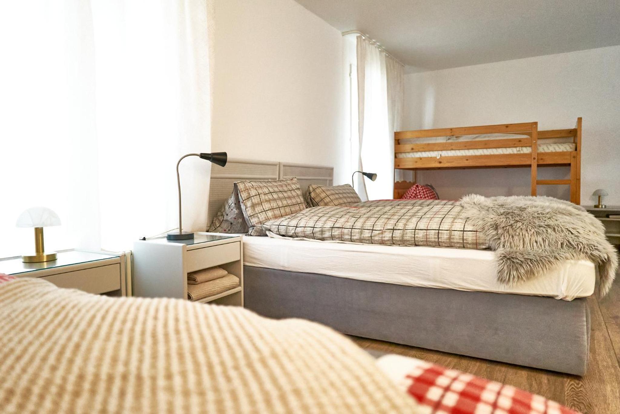 Family room by Interlaken Parking