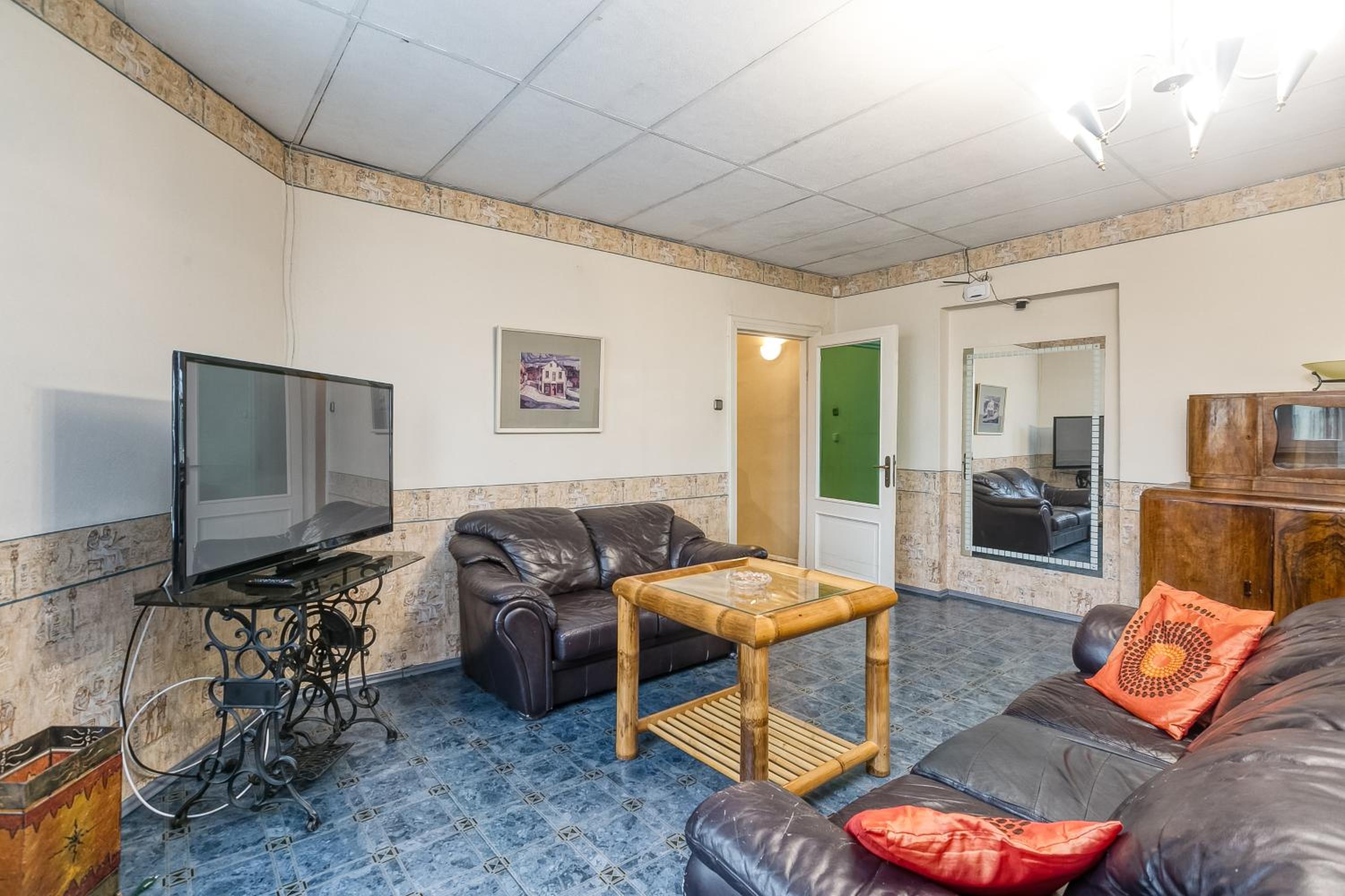 Sunny 1 bedroom apartment in Centre -late check out view 3