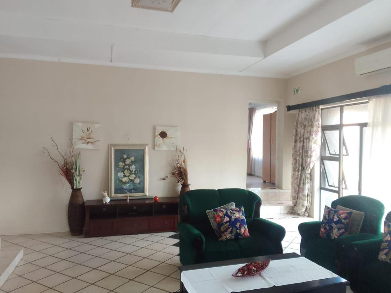 Ntoliwa Bed and Breakfast view 3
