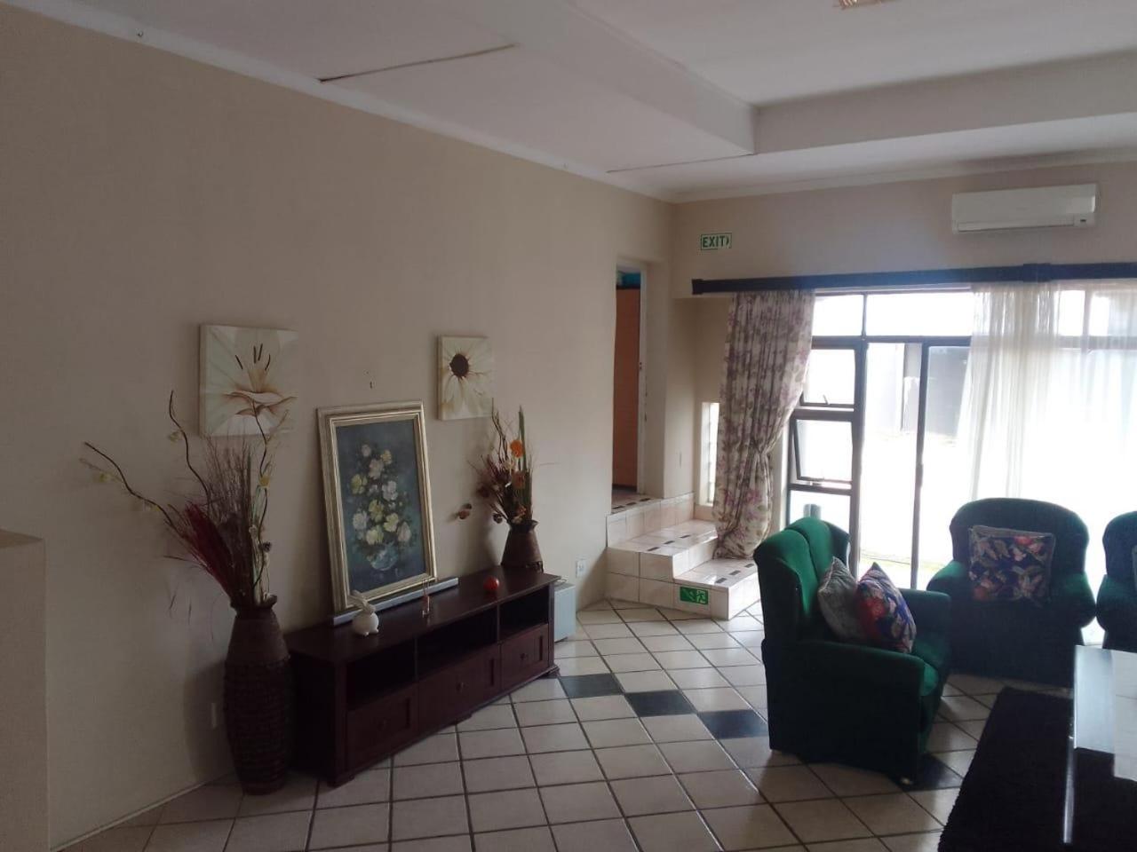 Ntoliwa Bed and Breakfast view 4
