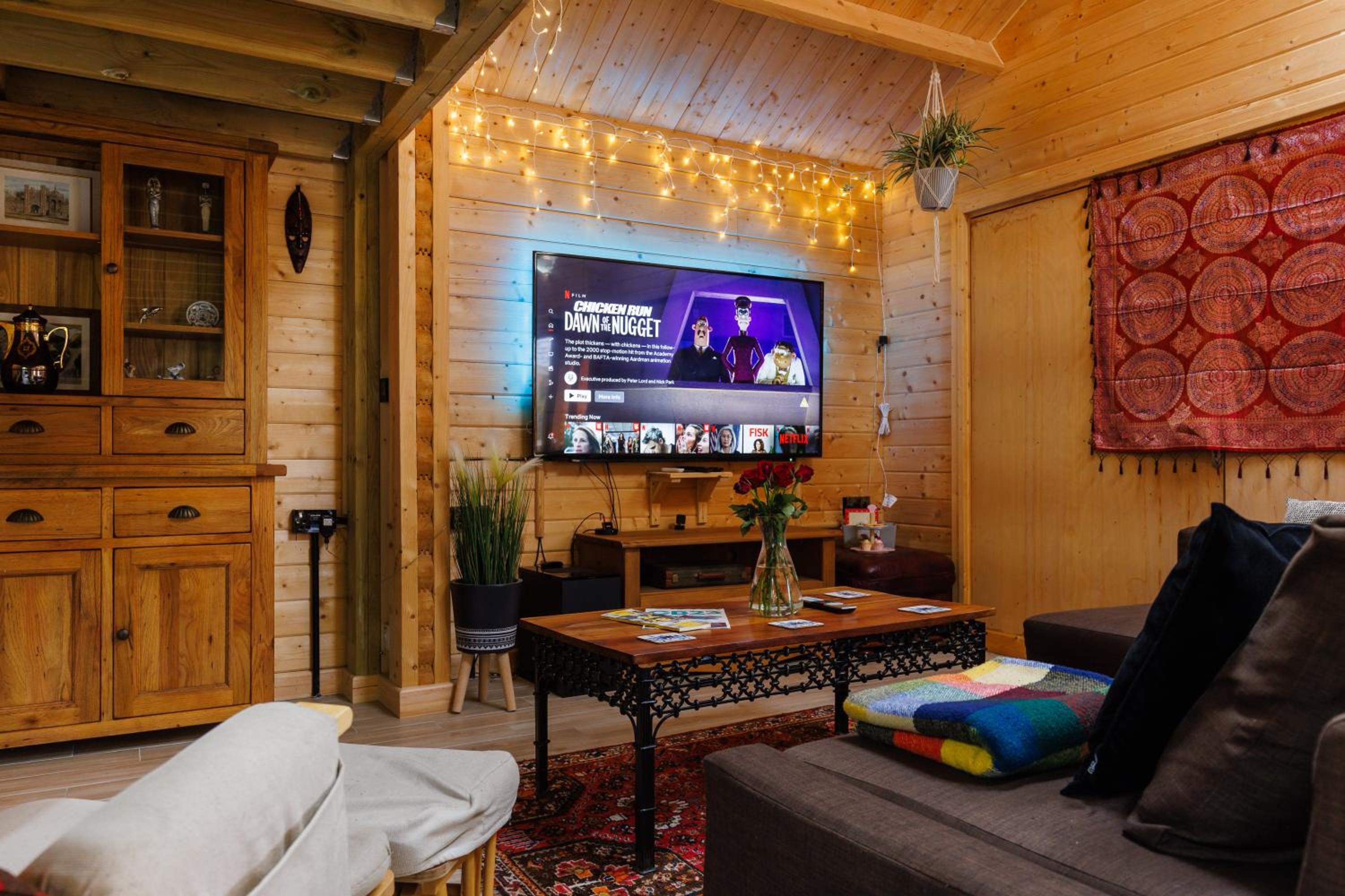 Spacious Cabin EVCharger and free Parking near Cambridge view 5