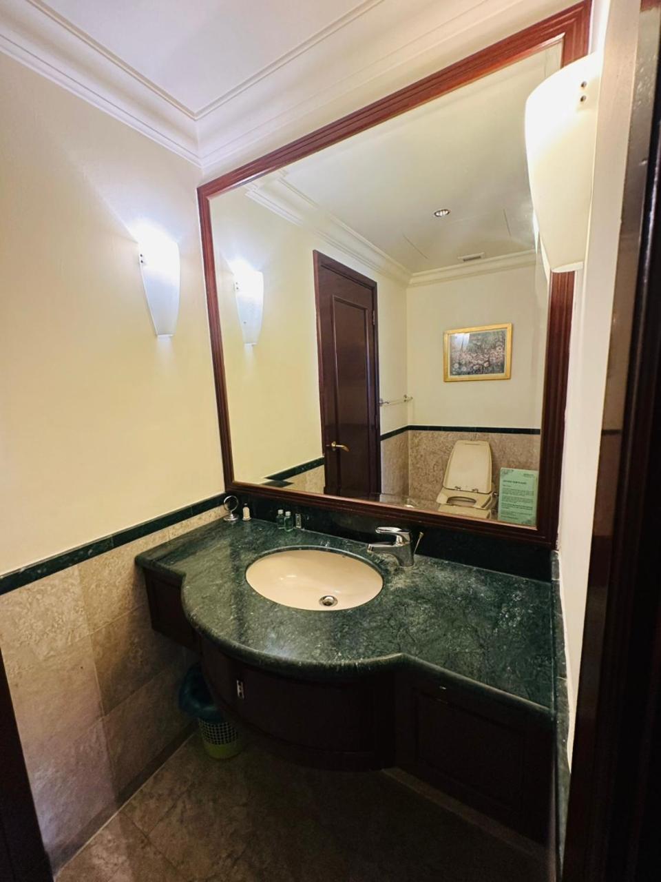 KL COZY GOLD SUITE At TIMES SQUARE