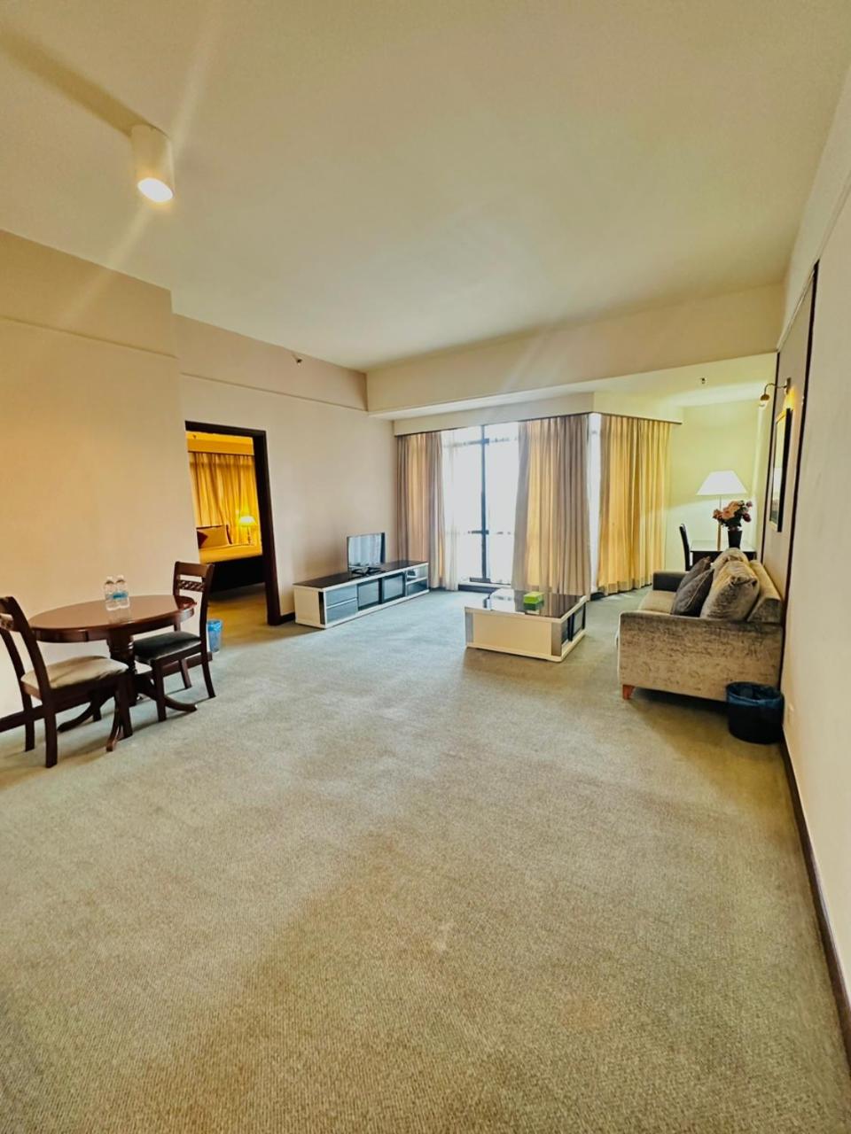 KL COZY GOLD SUITE At TIMES SQUARE