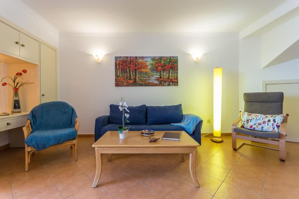 Apartment with view to the beach