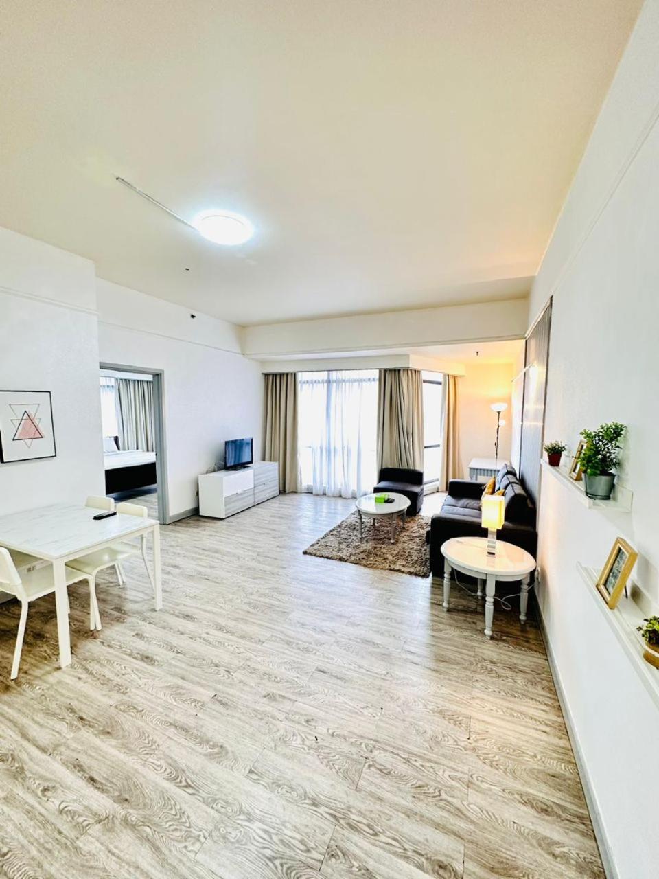 KL COZY GOLD SUITE At TIMES SQUARE