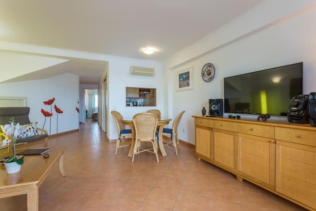 Apartment with view to the beach