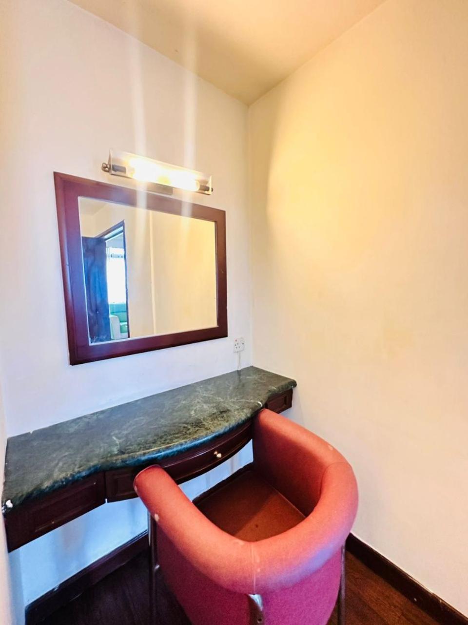 KL COZY GOLD SUITE At TIMES SQUARE