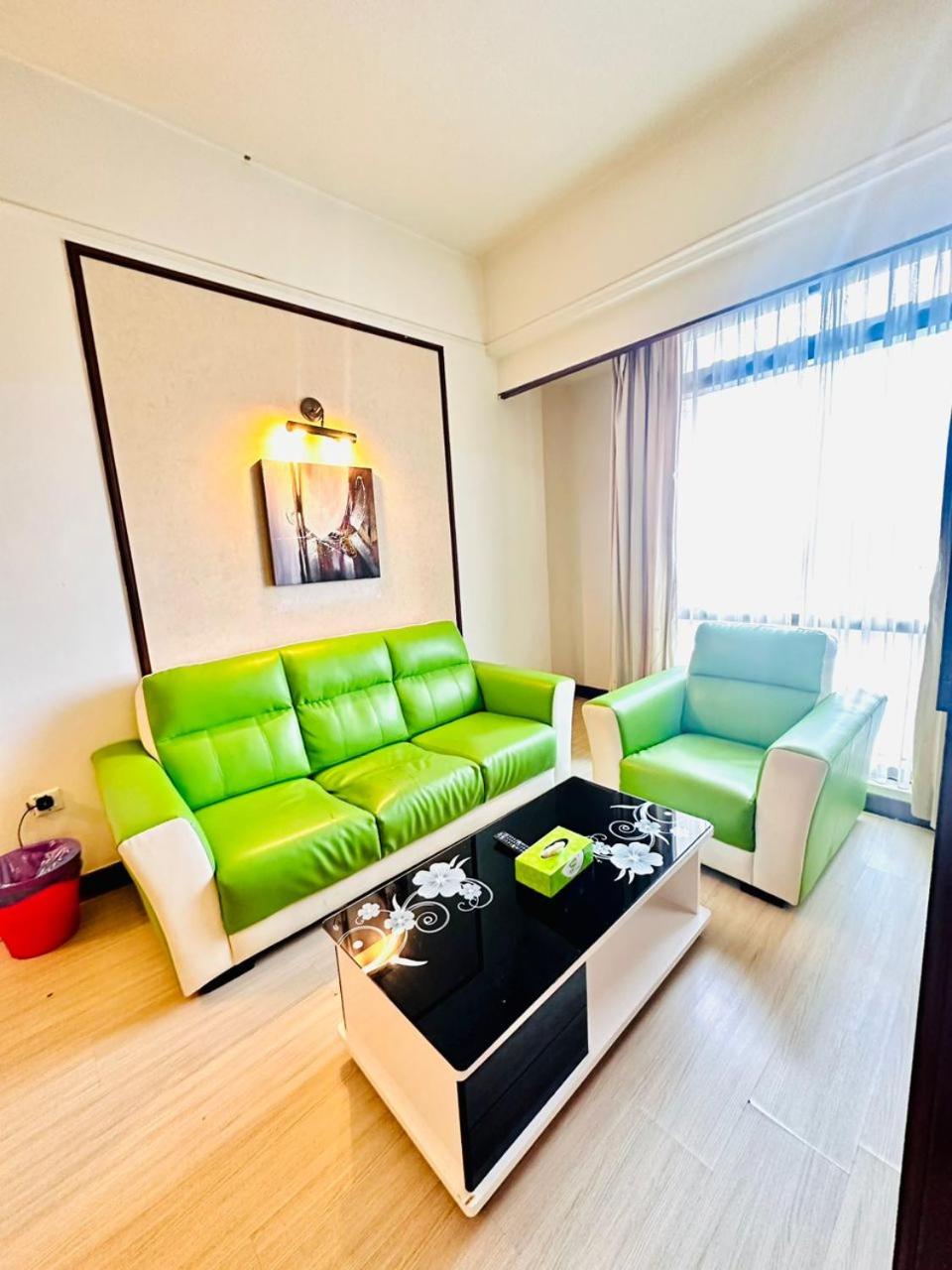 KL COZY GOLD SUITE At TIMES SQUARE