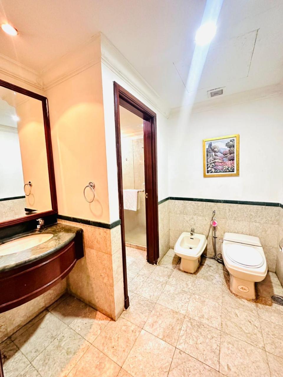 KL COZY GOLD SUITE At TIMES SQUARE