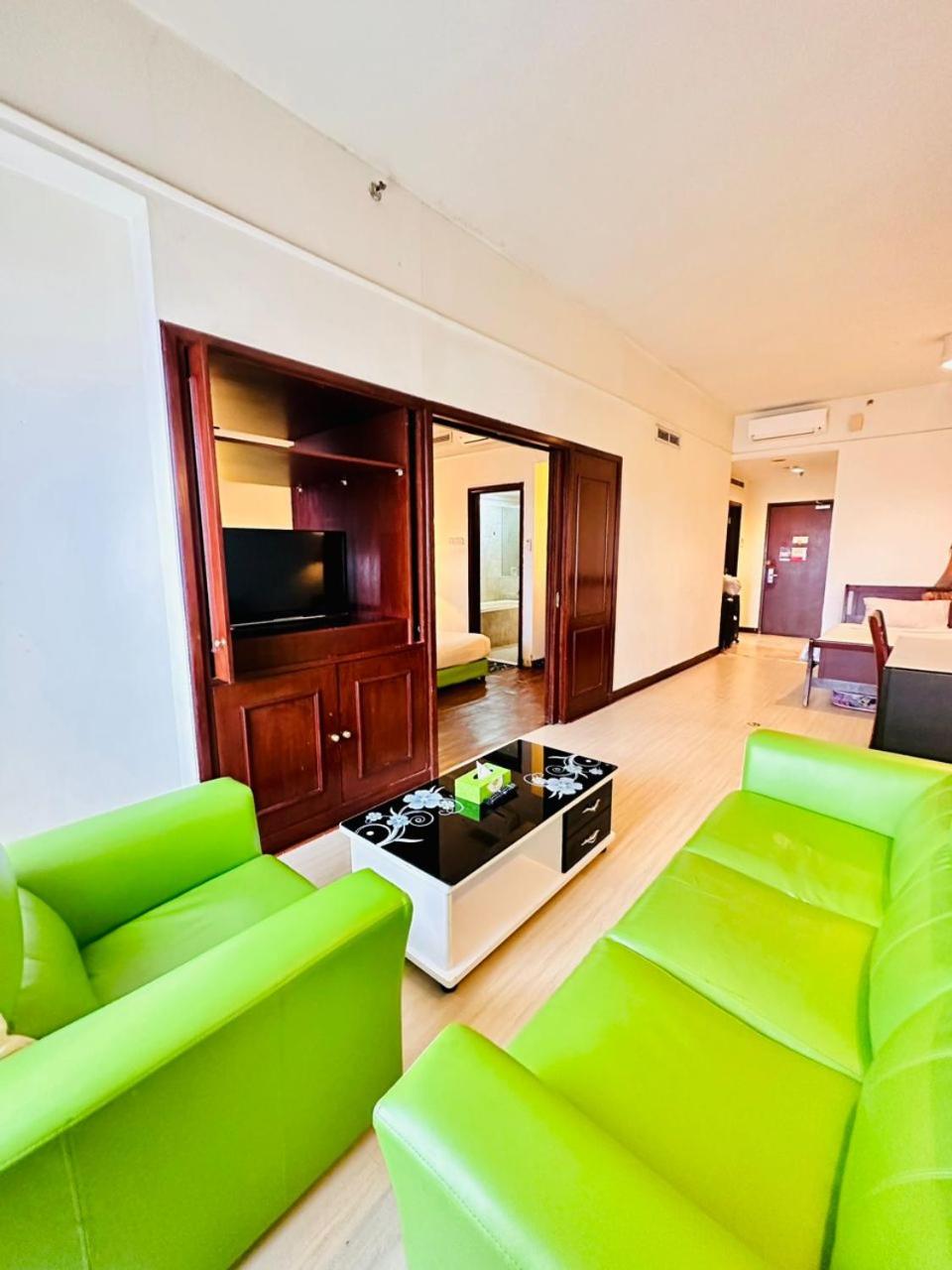 KL COZY GOLD SUITE At TIMES SQUARE