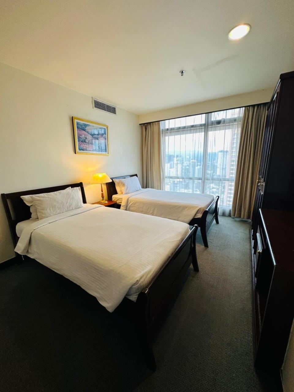 KL COZY GOLD SUITE At TIMES SQUARE