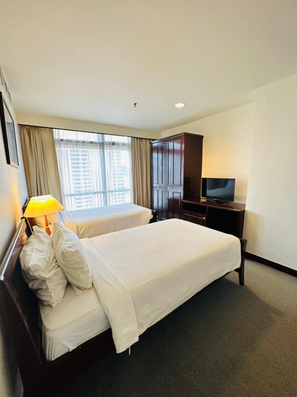 KL COZY GOLD SUITE At TIMES SQUARE
