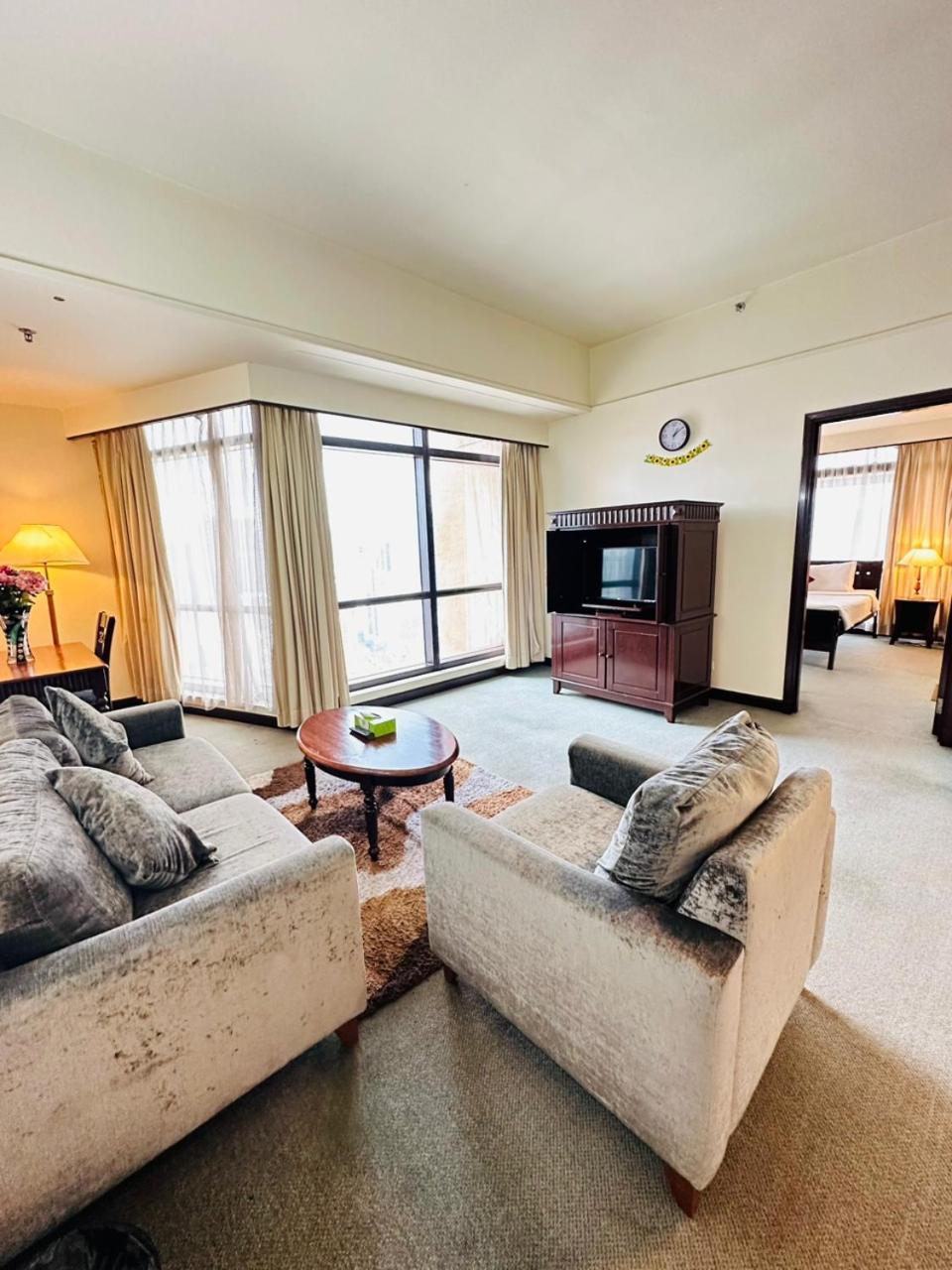 KL COZY GOLD SUITE At TIMES SQUARE