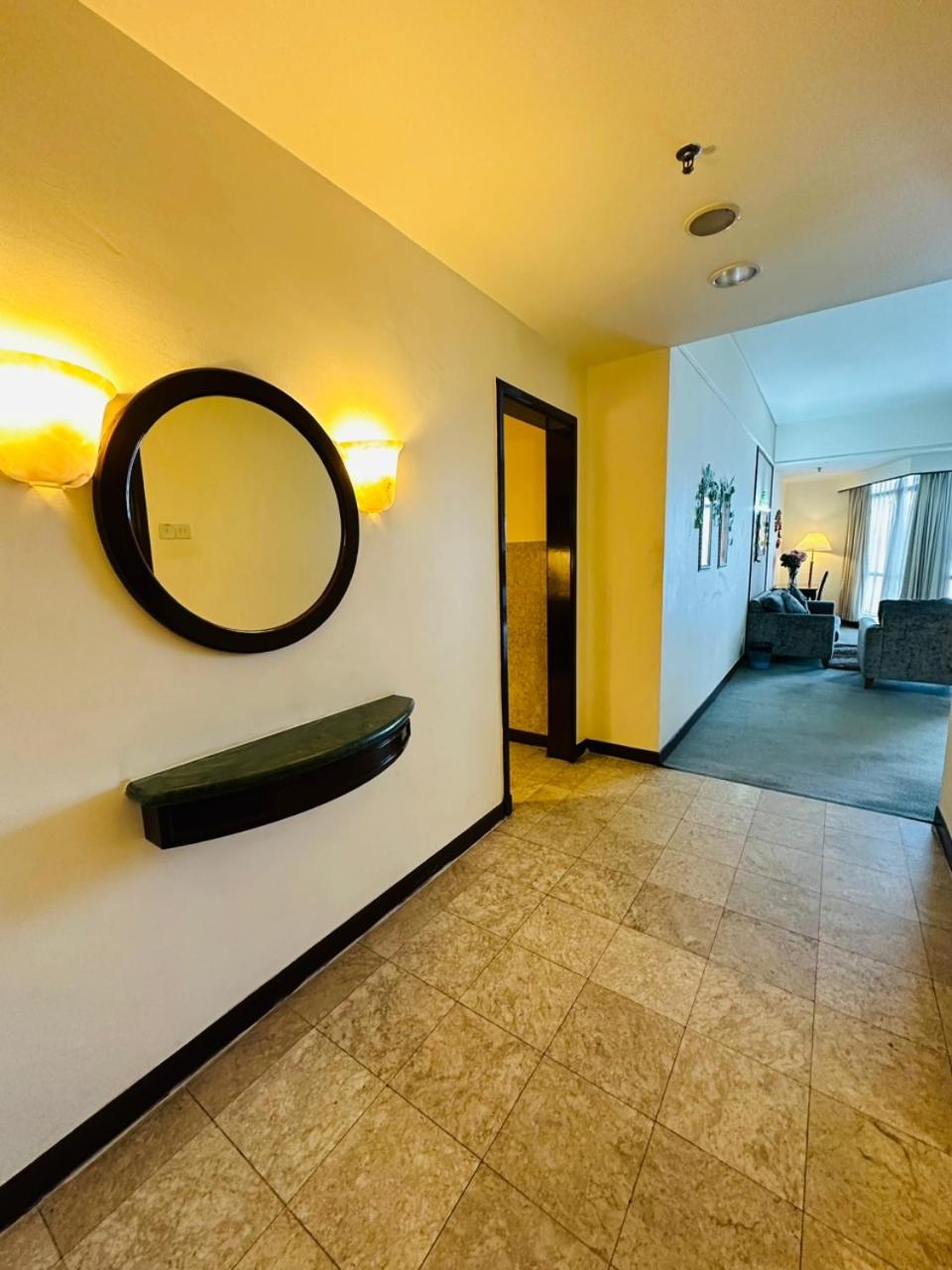 KL COZY GOLD SUITE At TIMES SQUARE