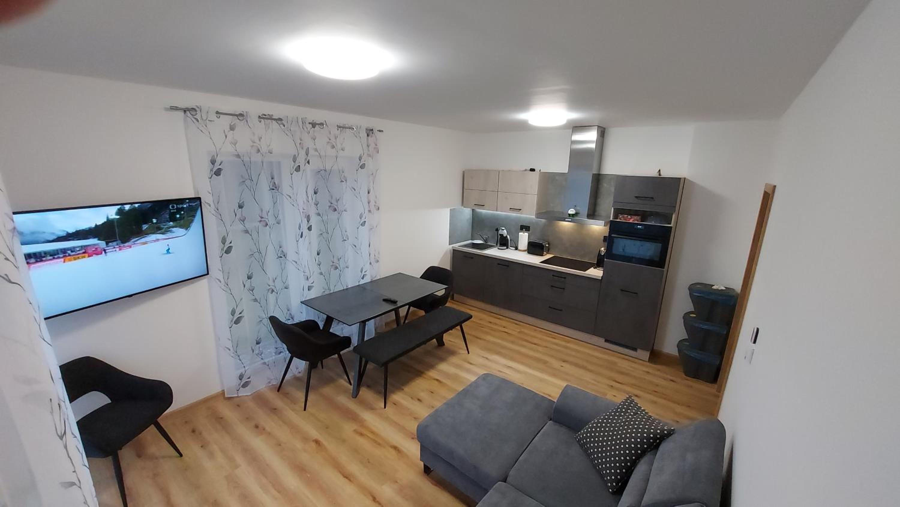Lipno Apartments BERGMAX, Ski Areál Lipno 16min dojezd - Resort Malé Lipno s terasou a zahrádkou, parking free
