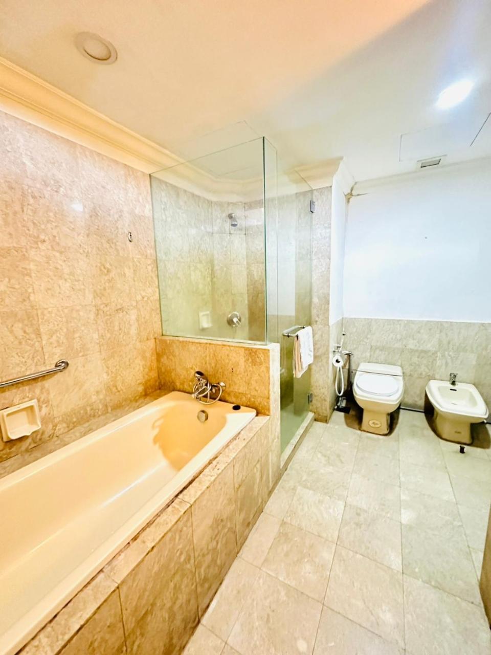 KL COZY GOLD SUITE At TIMES SQUARE