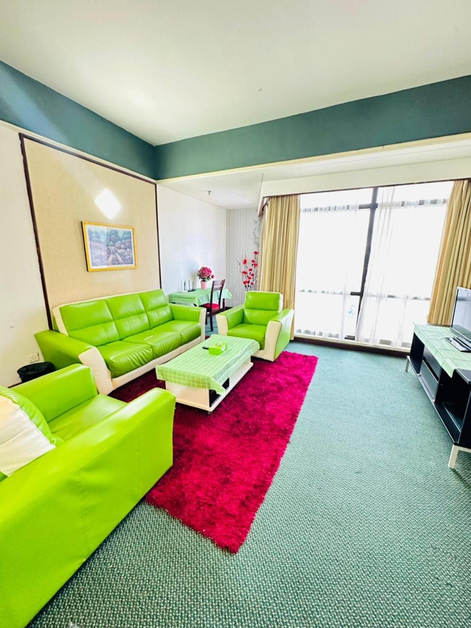 KL COZY GOLD SUITE At TIMES SQUARE
