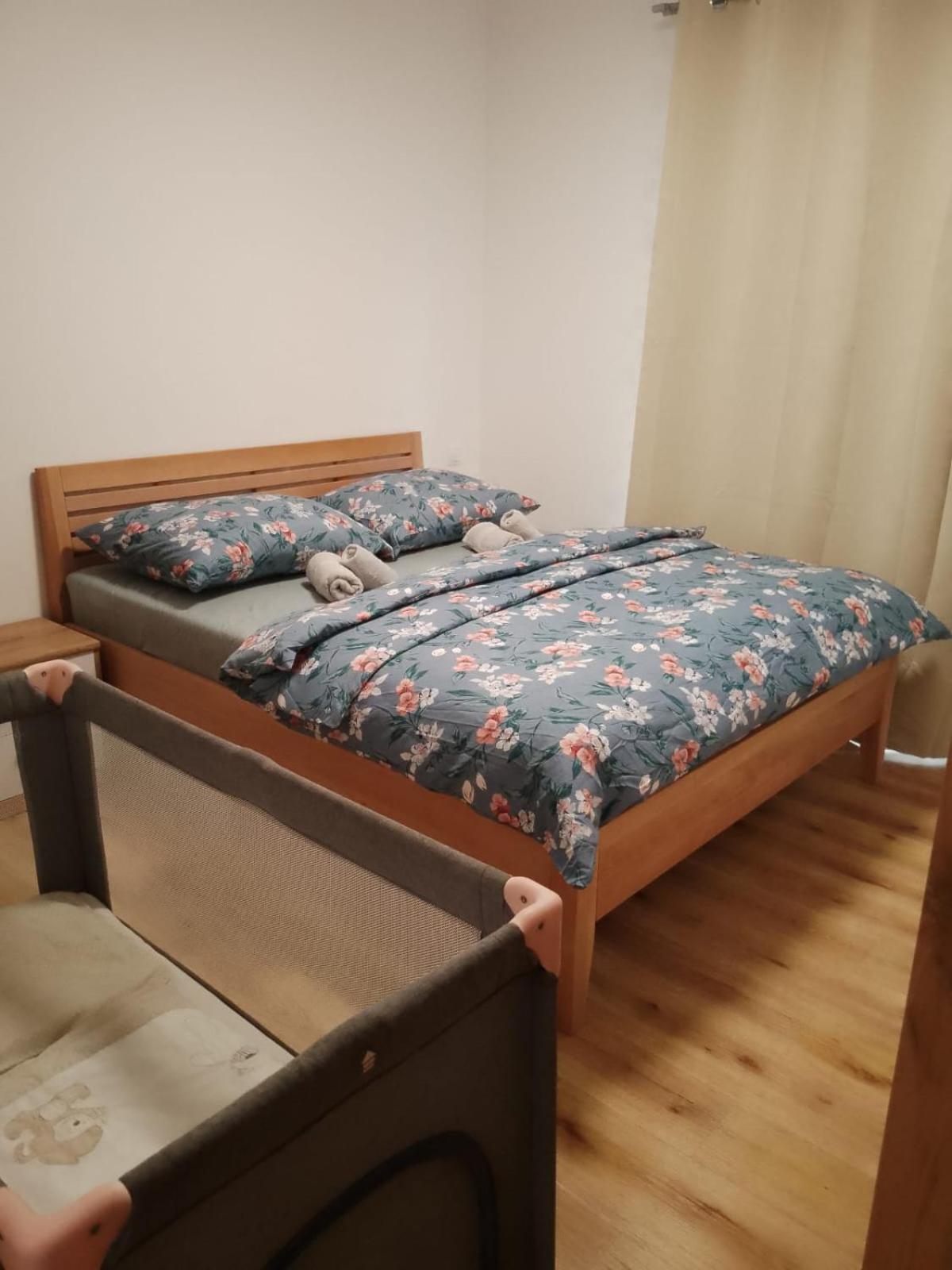Lipno Apartments BERGMAX, Ski Areál Lipno 16min dojezd - Resort Malé Lipno s terasou a zahrádkou, parking free