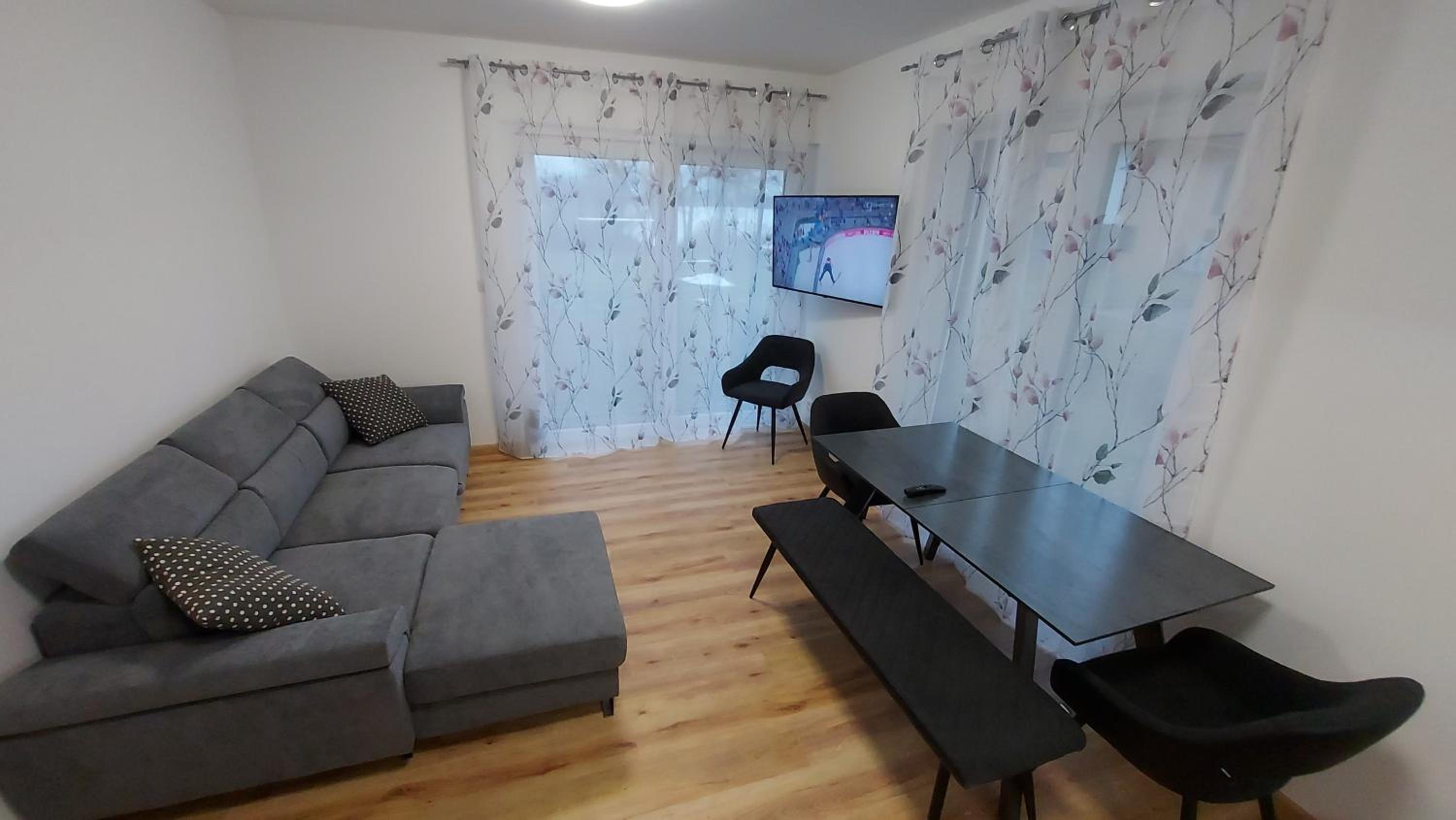 Lipno Apartments BERGMAX, Ski Areál Lipno 16min dojezd - Resort Malé Lipno s terasou a zahrádkou, parking free