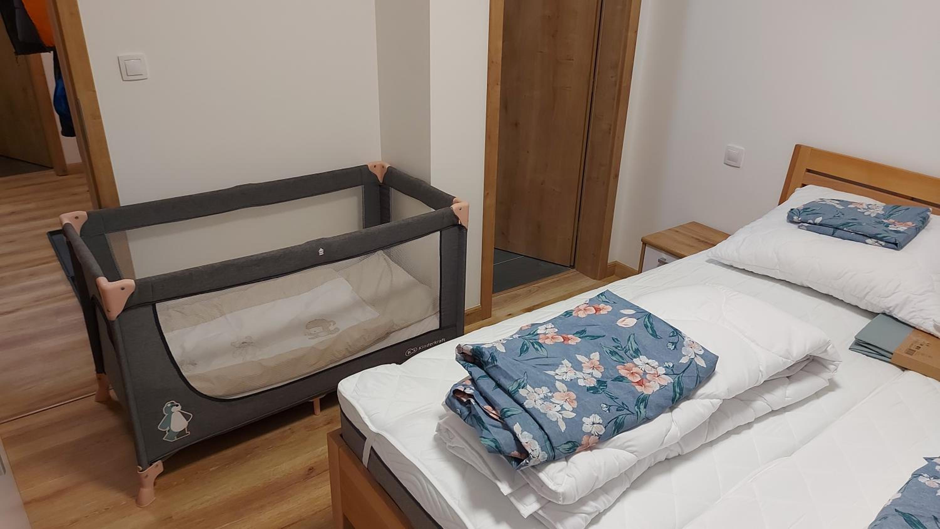 Lipno Apartments BERGMAX, Ski Areál Lipno 16min dojezd - Resort Malé Lipno s terasou a zahrádkou, parking free