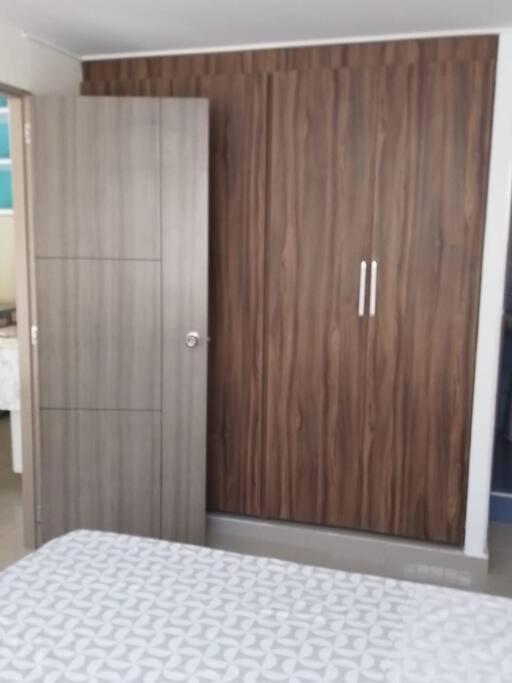 Precioso apto con un aire acondicionado en la Sala