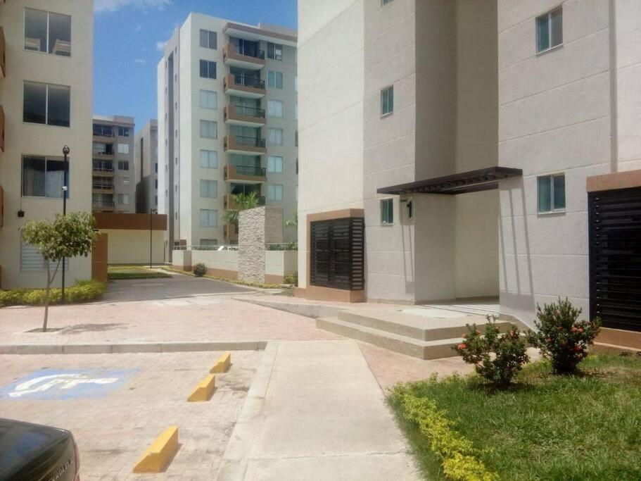 Precioso apto con un aire acondicionado en la Sala