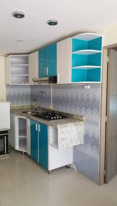 Precioso apto con un aire acondicionado en la Sala
