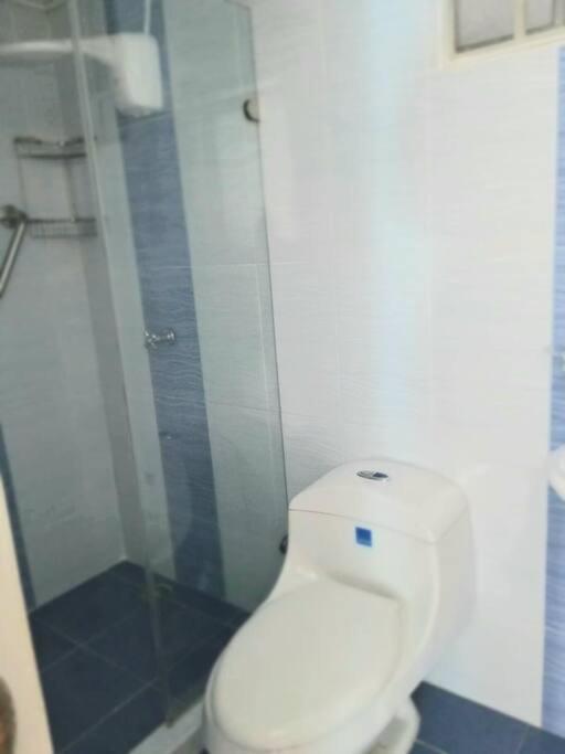Precioso apto con un aire acondicionado en la Sala