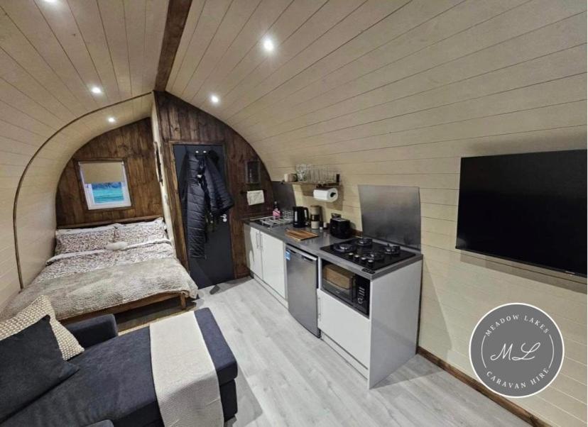 Standen Lodge - Glamping Pods with hot tub - Mablethorpe view 5