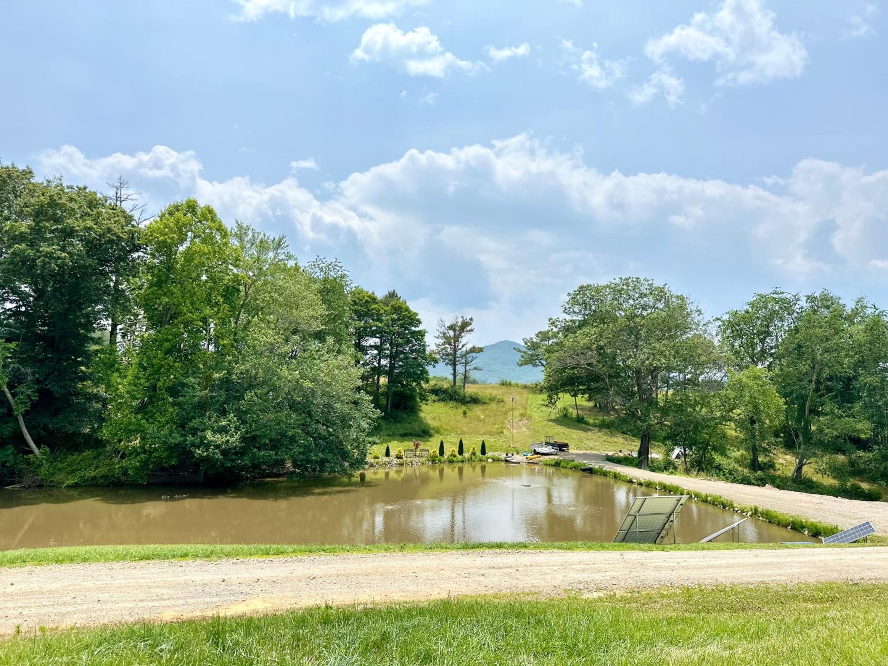 Brand new built! Pond, kayaks, hot tub,fire pit,grill… view 5