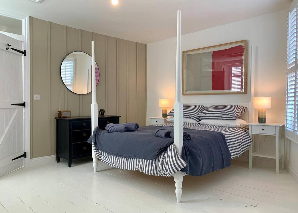 Luxurious cottage in the heart of Falmouth view 3