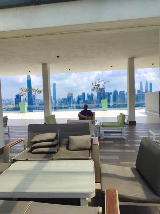 Elisa Sentrio Pandan Suites