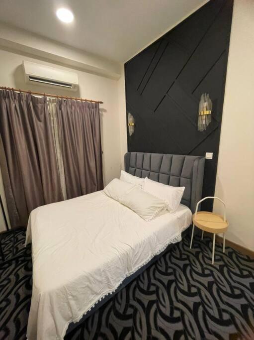 Elisa Sentrio Pandan Suites