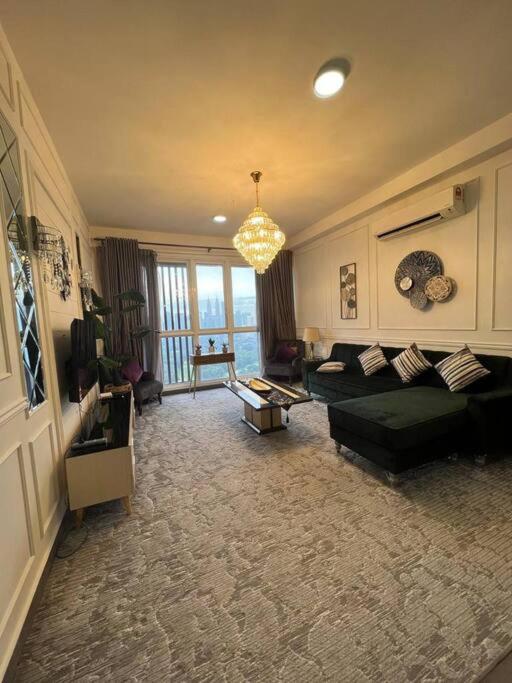 Elisa Sentrio Pandan Suites