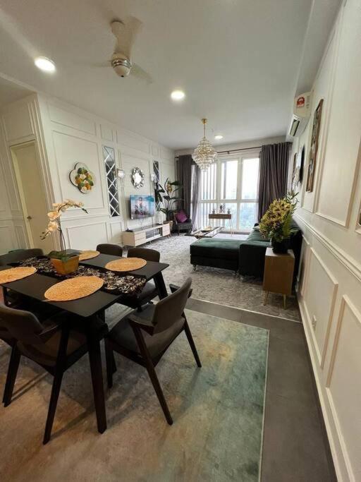 Elisa Sentrio Pandan Suites