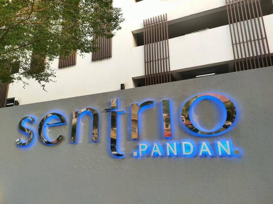 Elisa Sentrio Pandan Suites