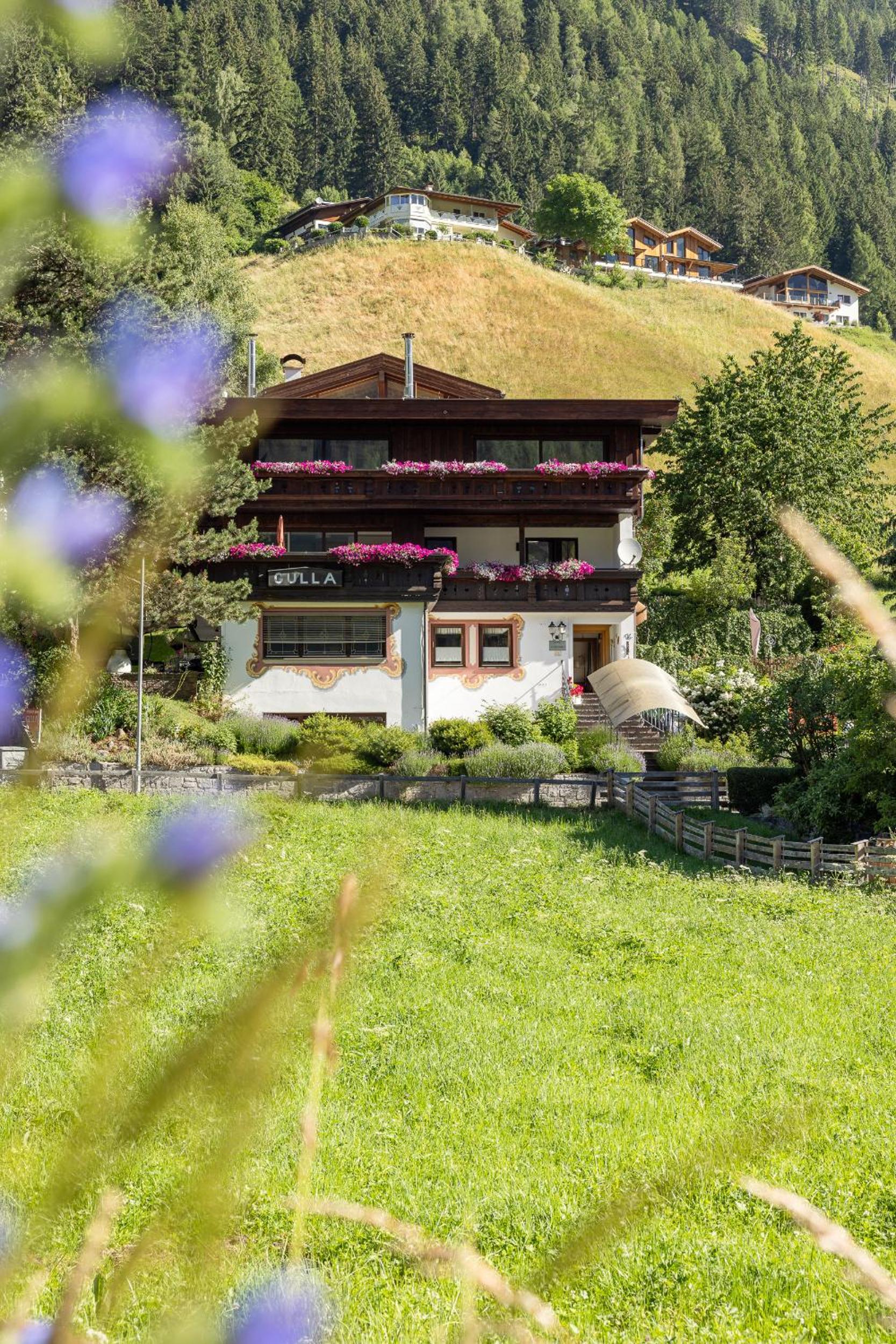 Pension Gulla - Ferienhaus Appartements B&B