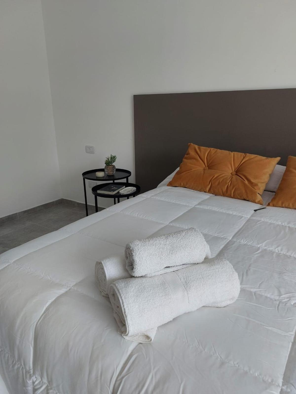Apart Hotel Ribera del Baradero - Pileta Climatizada
