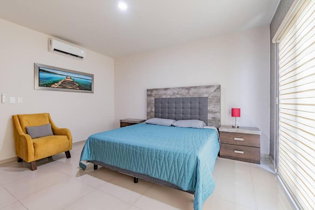 Lujoso Condominio Tiburon a 3 Cuadras de la Playa view 5