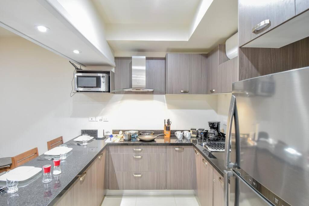 Bonito condo Zona Dorada con Piscina y Cochera