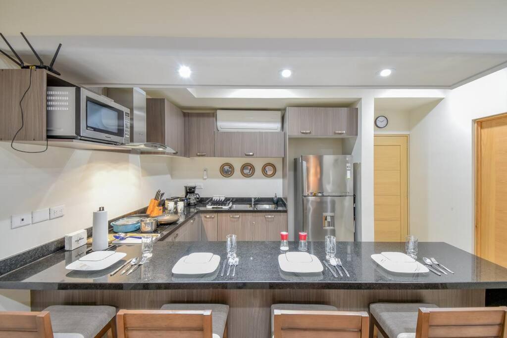 Bonito condo Zona Dorada con Piscina y Cochera