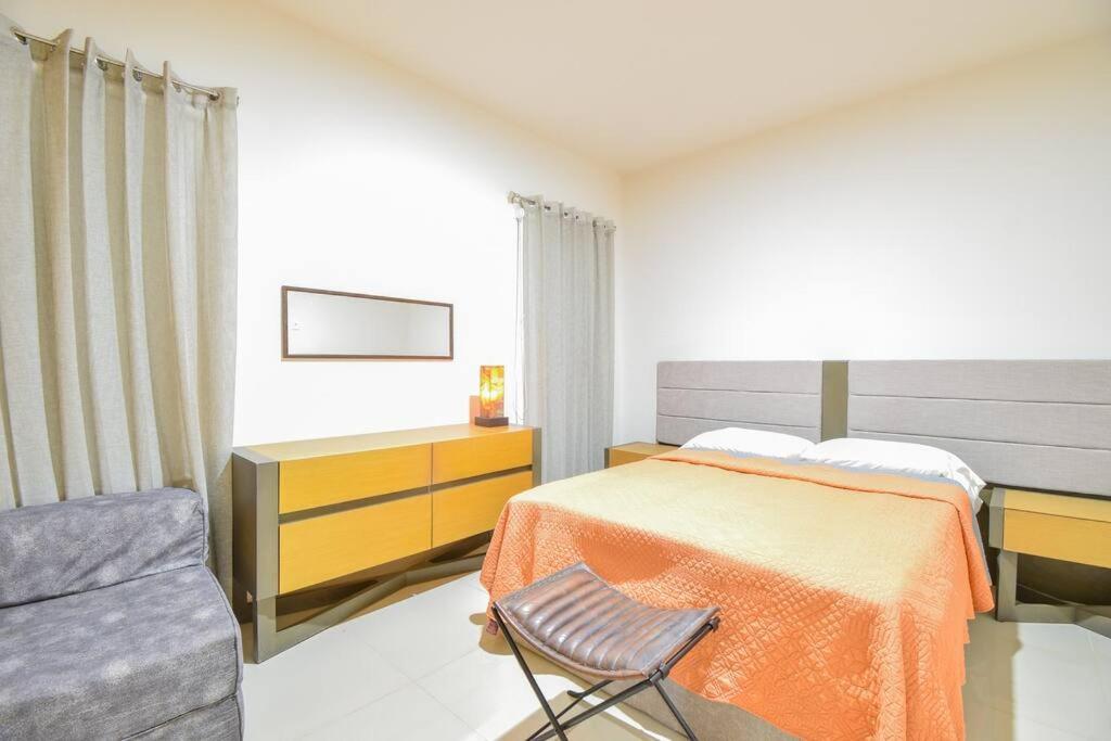 Bonito condo Zona Dorada con Piscina y Cochera