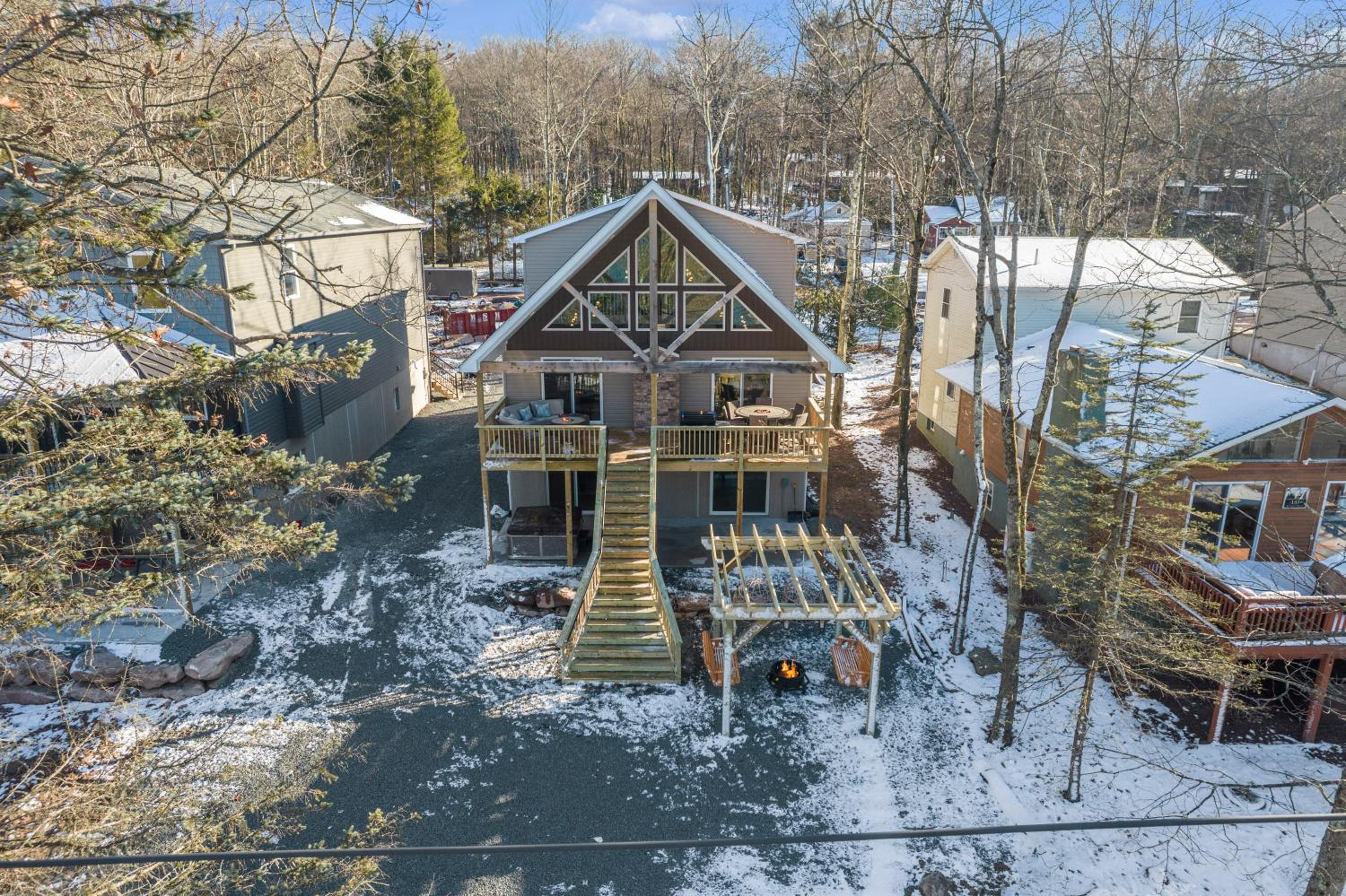 LakeView Retreat A Luxe 8BR 5B Haven 28 Sleeps view 2